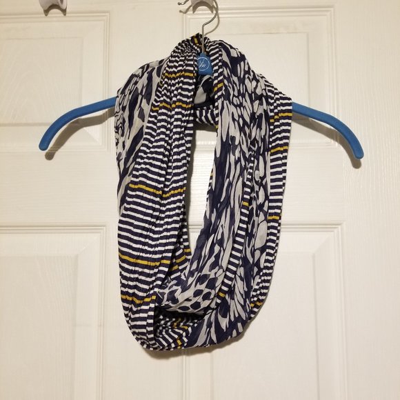 Multi-Pattern/Split-Pattern Infinity Scarf - Picture 1 of 4